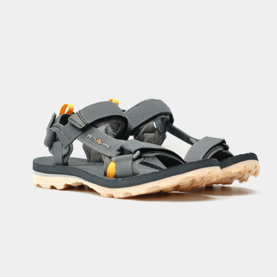 Towuti Strap tampak depan Petualang Towuti Strap Sandal Gunung tampak depan