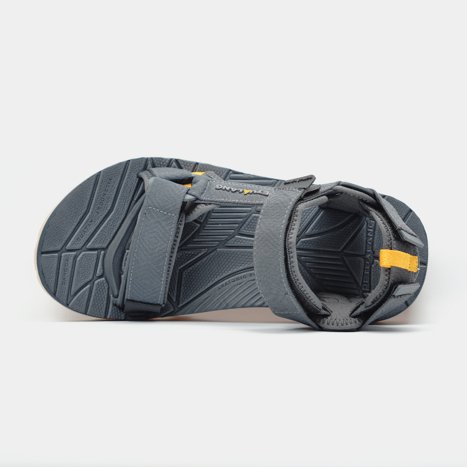 Towuti Strap tampak atas Petualang Towuti Strap Sandal Gunung tampak atas